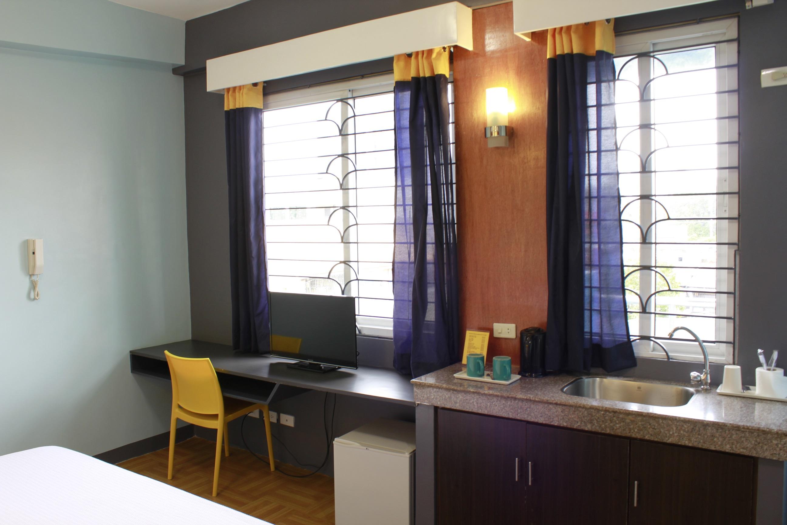Leesons Residences Манила Екстериор снимка