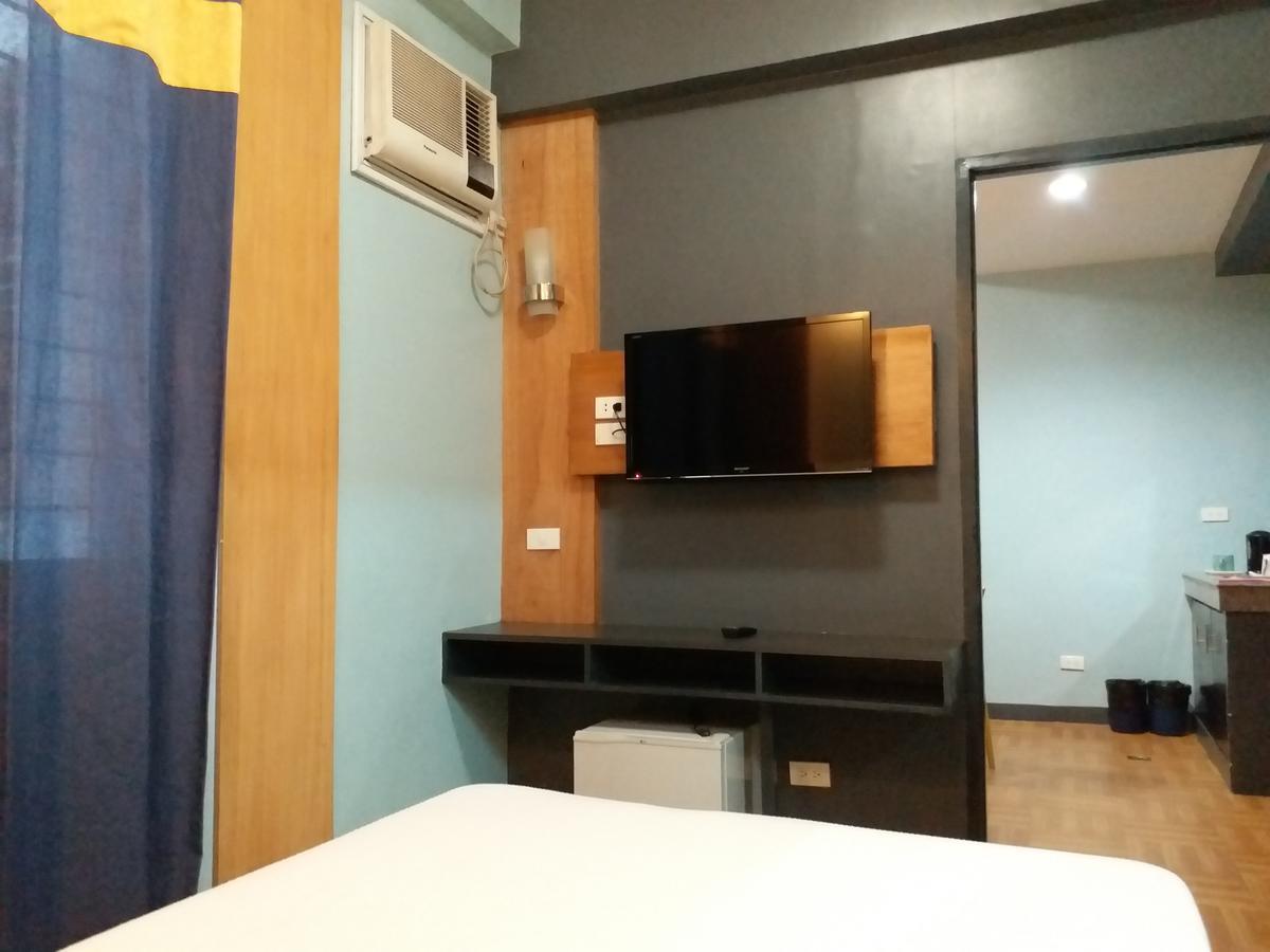 Leesons Residences Манила Екстериор снимка